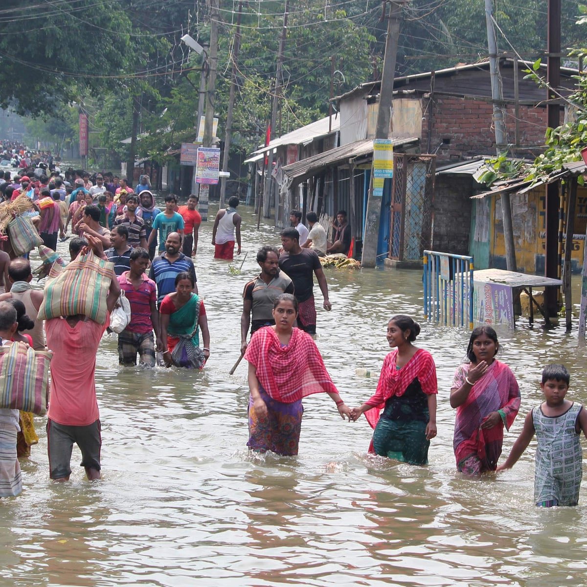 m_ah247's tweet photo. 1/3 of Bangladesh is under water and 3.3 million have been affected, this started in June (thread) https://t.co/HcjPiCUWuc