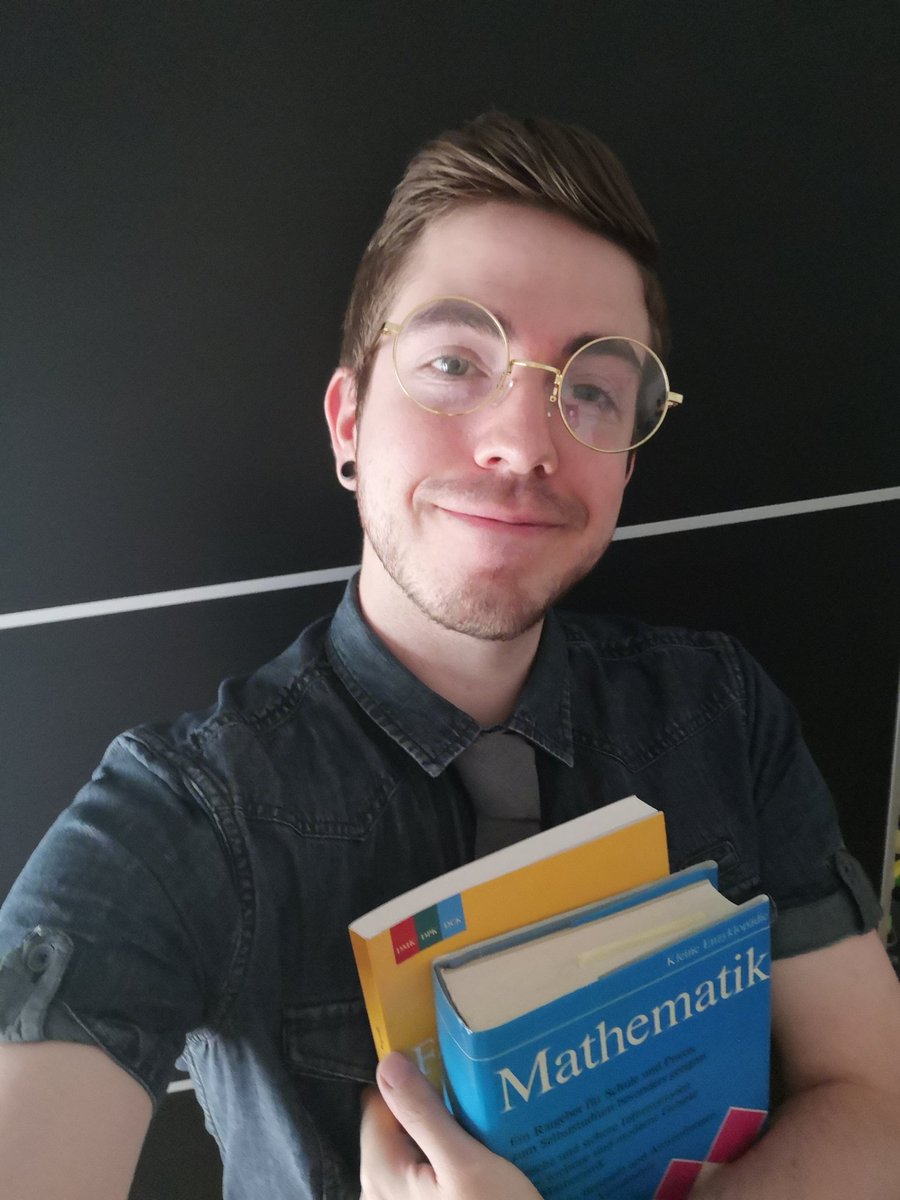 Ta_dahh_cosplay's tweet photo. Ready for my wannabe smart boy
#maskrpg #tadahhrpg https://t.co/0AnRs8ythG
