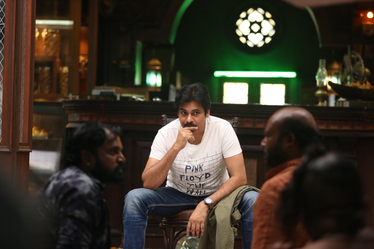 Jaga_Pspk1's tweet photo. A creative man is motivated by the desire to achieve, not by the desire to beat others.

#PawanKalyanBirthdayCDP
@PawanKalyan https://t.co/DjMH1NxVYz