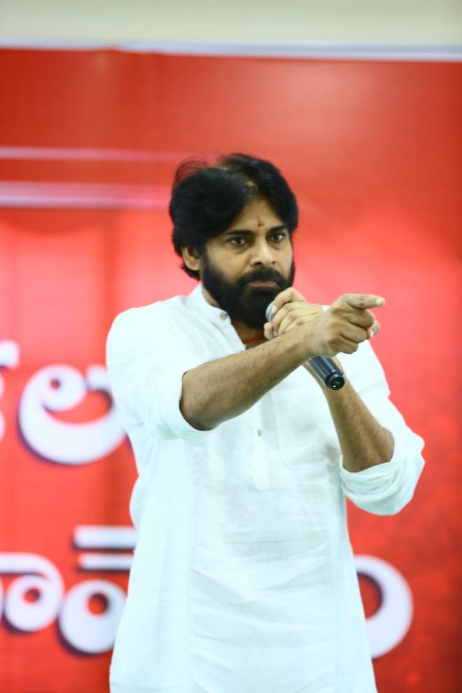 ChhBong's tweet photo. "When water is polluted, fish choke; when government is harsh, people rebel. " - @PawanKalyan Quotes from a Chinese Statecraft book

#PawanKalyanBirthdayCDP https://t.co/A1BGTAEl1t