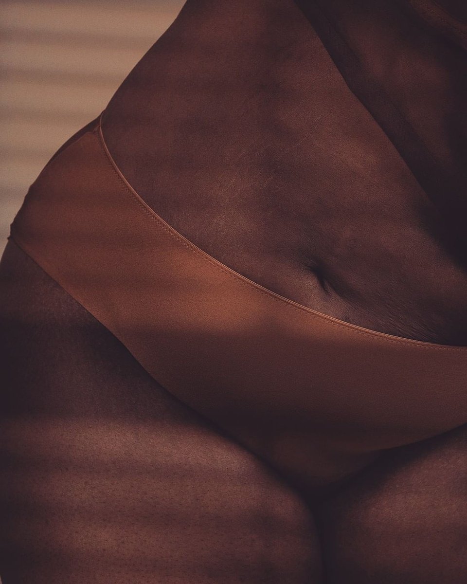 'I have skin that absorbs sun rays and hair that defies gravity - you cannot tell me that I am not magical' ✨💫
- Unknown

Model wears our 24"7 Seamless Cheeky Brief

#melaninmagic #lovemyskin #melaninbeauty