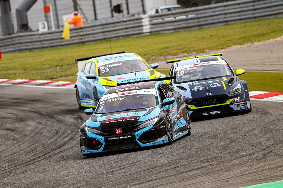 fiatcrworldtour's tweet photo. 🇩🇪 In ��#TCRGermany’s first race at the 🏁#Nürburgring, the second classified 👨🏻🚀#MikeHalder was excluded. This promoted 👨🏻🚀#AndreasBäckman to 2nd behind 👨🏻🚀#NobertMichelisz and Mike’s sister 👩🏻🚀#MichelleHalder to 3rd.
READ MORE▶️https://t.co/qquP4IN7eW
#TCR #TCRseries #Motorsport https://t.co/cs7s1VSA7o