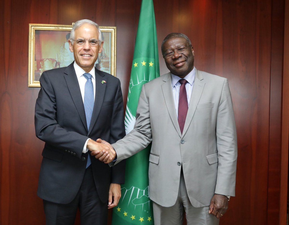 JulianVenturaV's tweet photo. An important @_AfricanUnion milestone as the Accra headquarters of the African Continental Free Trade Area Secretariat is officially commissioned. As I told Deputy Chair @AU_KwesiQuartey &amp; Ghana’s @AlanKyerematen Mexico stands ready to work with #AFCFTA. 

Congratulations! 🇲🇽🤝🌍 https://t.co/04l7MGsGiB