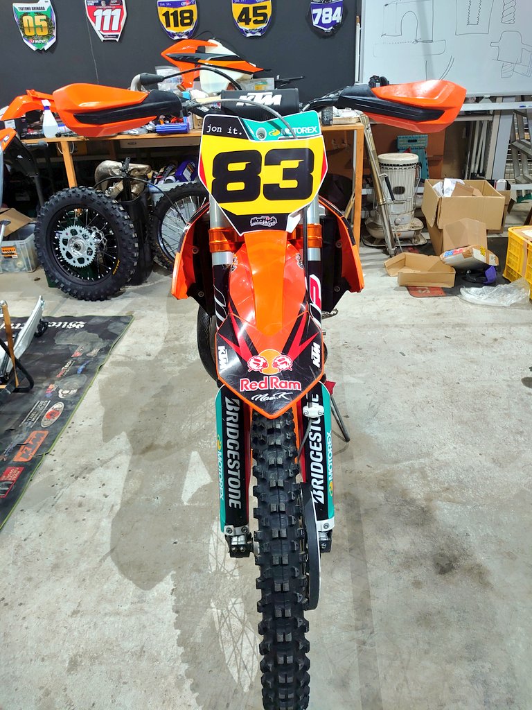 NYK6days's tweet image. 本気で楽しんで昇格したら…
原田さんに昇格祝いでゼッケンデカール頂きました！！！
#jonit