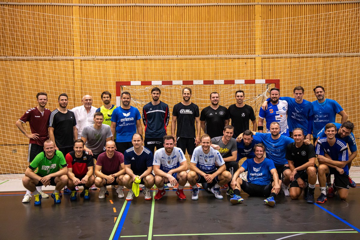 HCKRIENS's tweet photo. REVIEW | die besten Impressionen vom Abschiedsspiel am letzten Freitag gibt's jetzt in unserer Galerie >
https://t.co/cS09K4JO2n
#onamission #hckriensluzern #hckl #hofsttter #ramseier #wipf https://t.co/MUhp4ByJP5