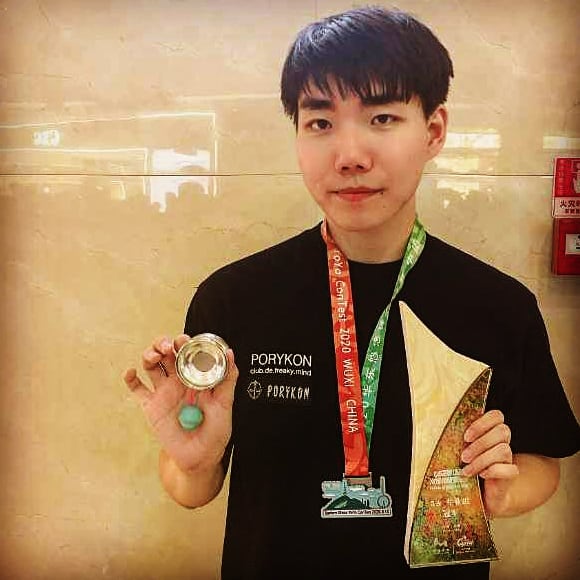 PoryKon's tweet photo. 🎊Congratulations to our Team China member Zhou Xin Chen!!! 🎊
He win 5A Division Champiom in Eastern China Yo-Yo Contest 2020 !!!
Used : PoryKon V (Zhou Xin Chen Edition)
#5ayoyo #porykon #yoyonews #teamporykon #zhouxinchen #yoyocontest
#ポリコン #カウンターウェイト #ヨーヨー https://t.co/mXpO0d9a0y