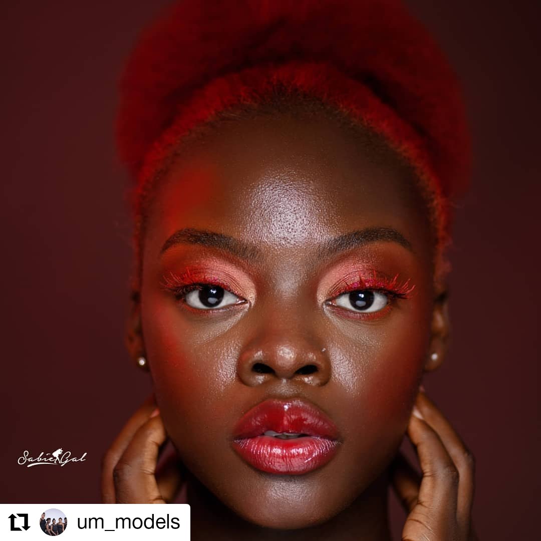 Um_models's tweet photo. Who says red can't go well with a melanin beauty😍😍..
Makeup:@onisbeauty 
Photography: @sabiegal  Model :@um_models 
For booking ,send a DM or WhatsApp 08036461458.
Please retweet👏
#um_models #models #photography #photograohersinlagos #MUAcademy #Editorial #explorepage https://t.co/JeArYX0DzQ