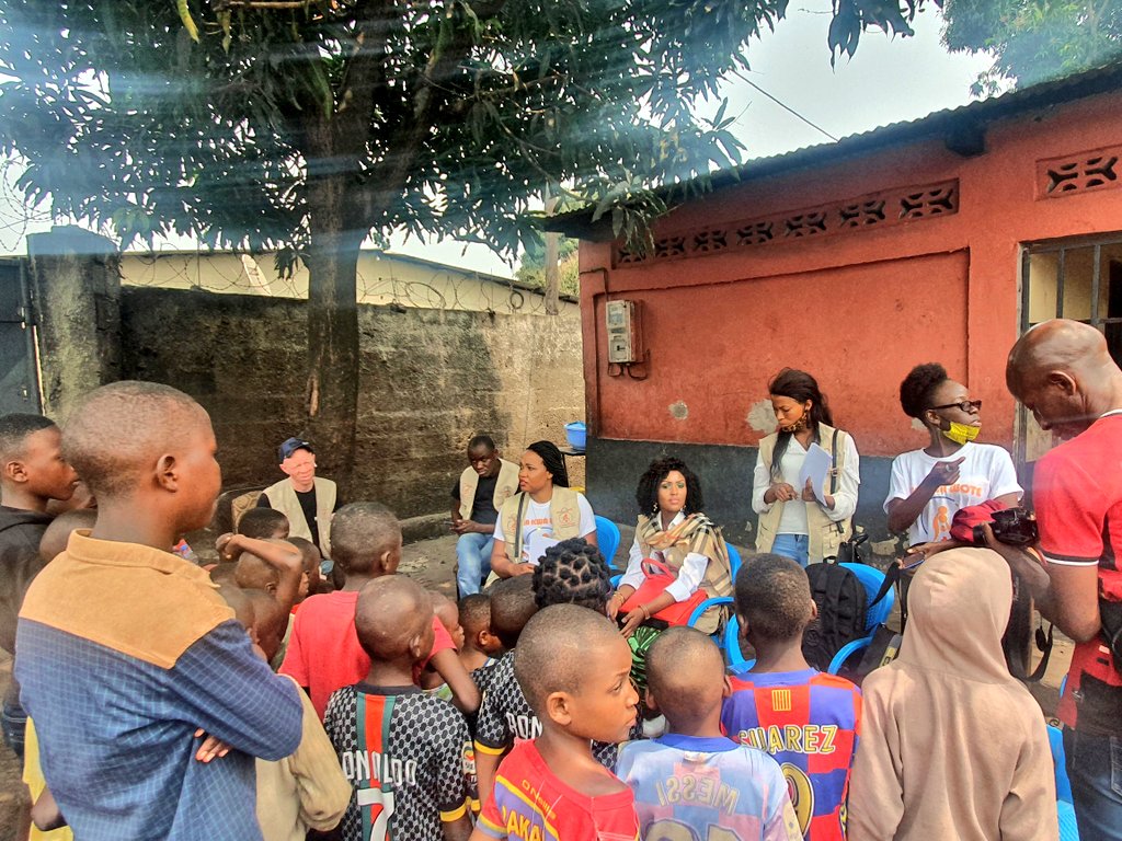 Afiakwawote's tweet photo. #Acte3: Orphelinat marie mère des pauvres à #mikonga #Nsele, 53 enfants sont désormais pris en charge sanitairement pendant un an par notre mutuelle de santé.
Nos remerciements sincères à tous les donnateurs qui ont permis cette descente.
#prévoyancevolontaire
#santépourtous https://t.co/vsx25rrSCK