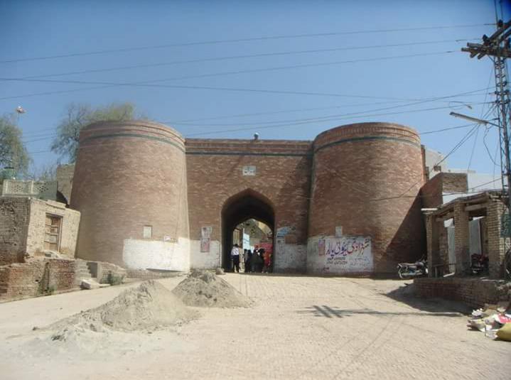 Depalpur FortAlso located in Okara district.It is not known who constructed it but it was used by both the Tughlaqs and the Mughals. It is said to have once had a 25 feet high wall and a trench.Firuz Shah Tughlaq greatly improved it.