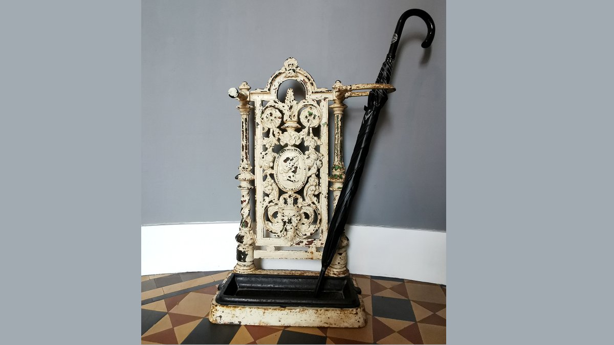loveantiques's tweet photo. This Victorian Cast Iron Stick Hall Stand is in Untouched Condition, giving it plenty of character. For sale from Billy Hunt, you can view it in more detail here: https://t.co/qJD8RomTdq
#antiquestickstand #stickstand #homedecor #antiqueumbrellastand https://t.co/Yq7nNyE68a