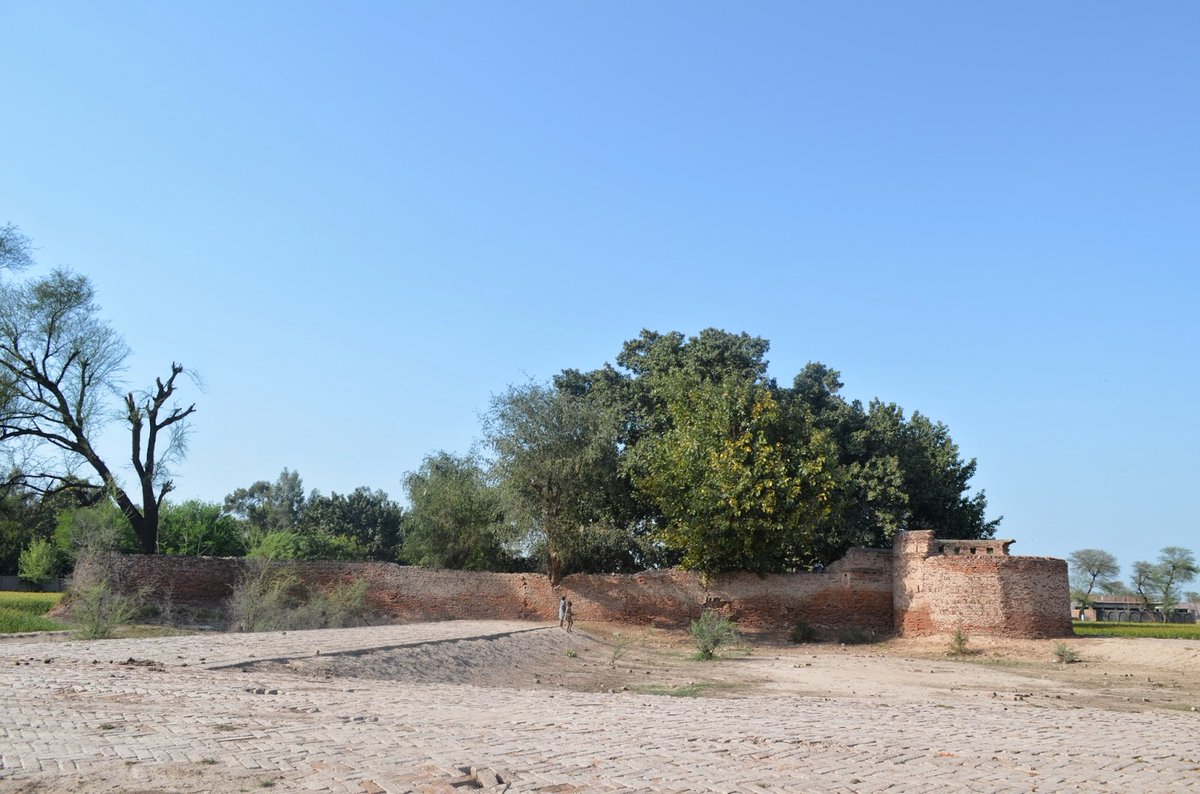 Gogera FortOriginally supposed to be a Mughal era fort, it would be the base for Rai Ahmed Nawaz Kharral in his rebellion against the British in 1857.Also located in Okara.