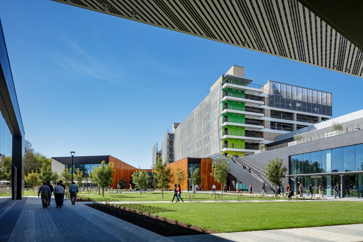 Een circulaire economie
ow.ly/RYLT50AXwX7

Recycling van producten wordt van cruciaal belang door de aanhoudende bevolkingsgroei, vermindering van grondstoffen en klimaatverandering.