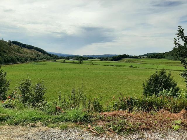 MyFaveBench's tweet photo. So a mate from work has just retired and he sent me this #Bench and gorgeous view from Kilmartin in Argyll. Now I know everyone has a Favourite Bench ππ Cheers Gary, enjoy your retirement π #BenchFan @VisitScotland https://t.co/x0ryIIG3lM