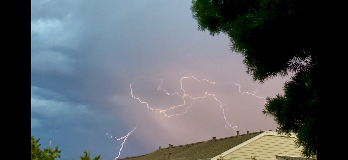 acmishra's tweet image. Weird morning. Strange to have thunder, lightning and downpours in Silicon Valley in mid August. Except for the power outage now, it was exciting. 
#lightening #thunder #thunderstorm