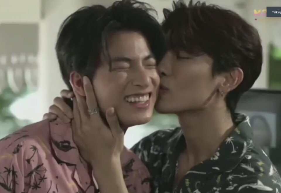 A thread where  #MewGulf become more in love the more you scroll down 