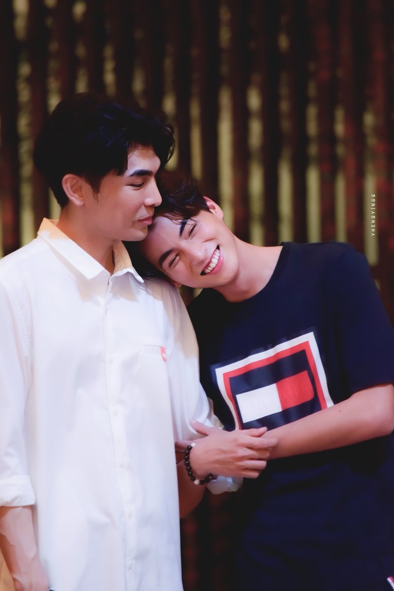 A thread where  #MewGulf become more in love the more you scroll down 