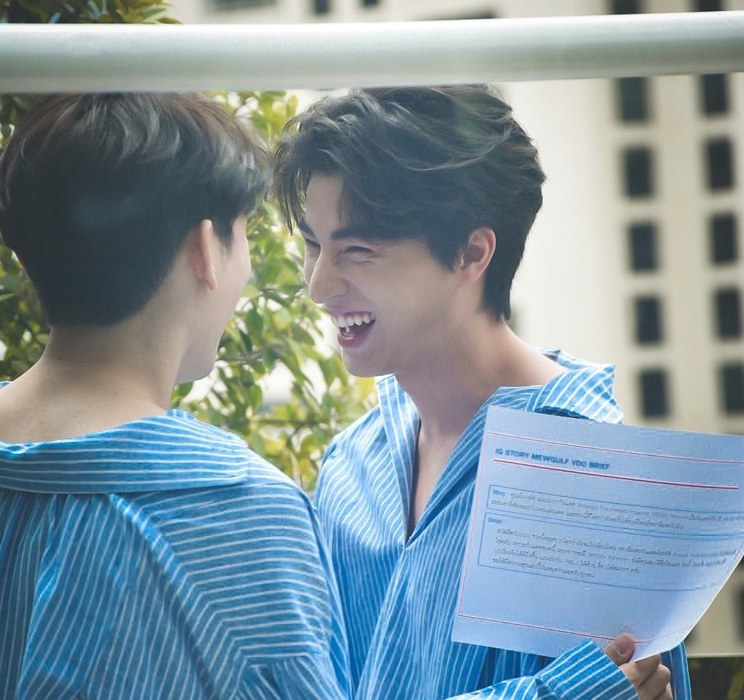 A thread where  #MewGulf become more in love the more you scroll down 