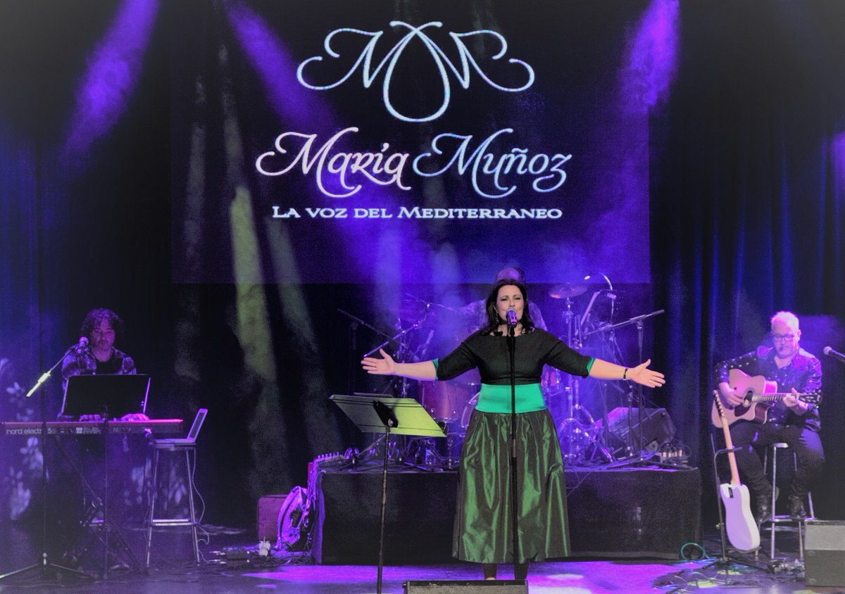 MariaMz63's tweet photo. Quiero mas conciertos #Lointimo #Musica #concierto https://t.co/S0rA2NauRk