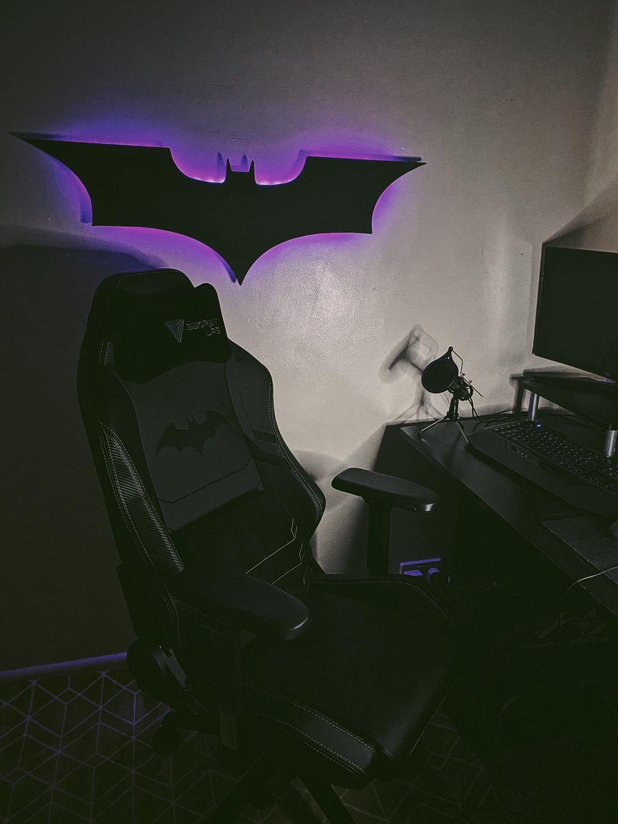 RRowley_'s tweet photo. The Bat Cave is taking shape!! Absolutely buzzing with the new addition of this @secretlabchairs #Omega2020 #DarkKnight edition chair. Well worth the 3 month wait for this birthday present @alicemarycross Check it out in action on Twitch tonight! https://t.co/lrUmTjNNPE