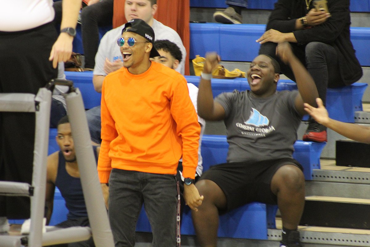 ccgaathletics's tweet photo. #SmileSunday
Mariner Men's Basketball Player Jaylen Smallwood gets to his feat while cheering on the Volleyball team. Manager Charles Pankey grins and celebrates behind him!
#HailTheSail #HappyMariners https://t.co/T7fsAC7ets