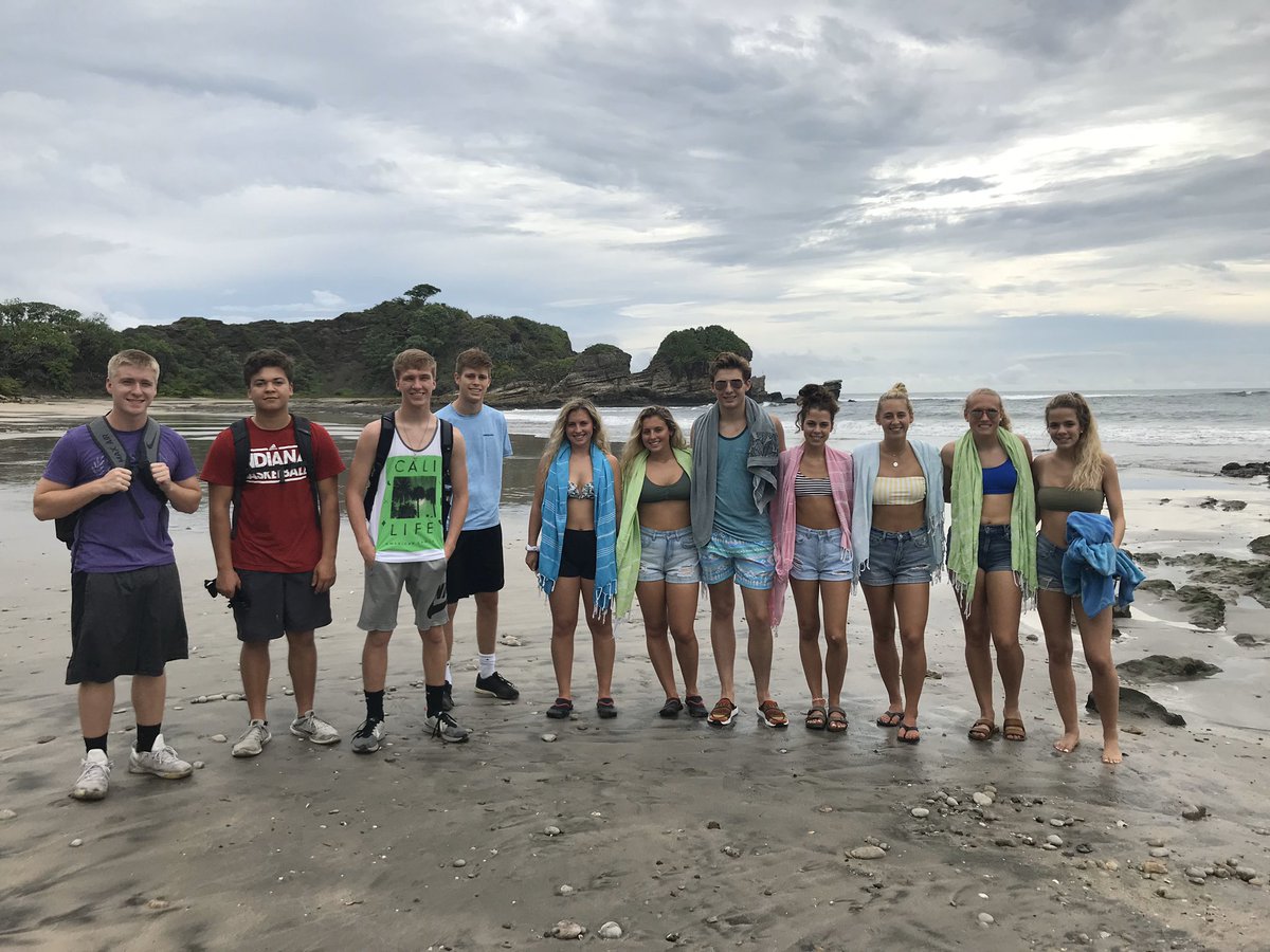 Not sure how this 500 colones piece ($1) showed up in the laundry today, but ah how I wish I could take it to purchase a fresh pipa. In Costa Rica, one surfs and then rehydrates with a cool “pipa” coconut juice from a beach side vendor, hacked open with a machete on the spot. 😋