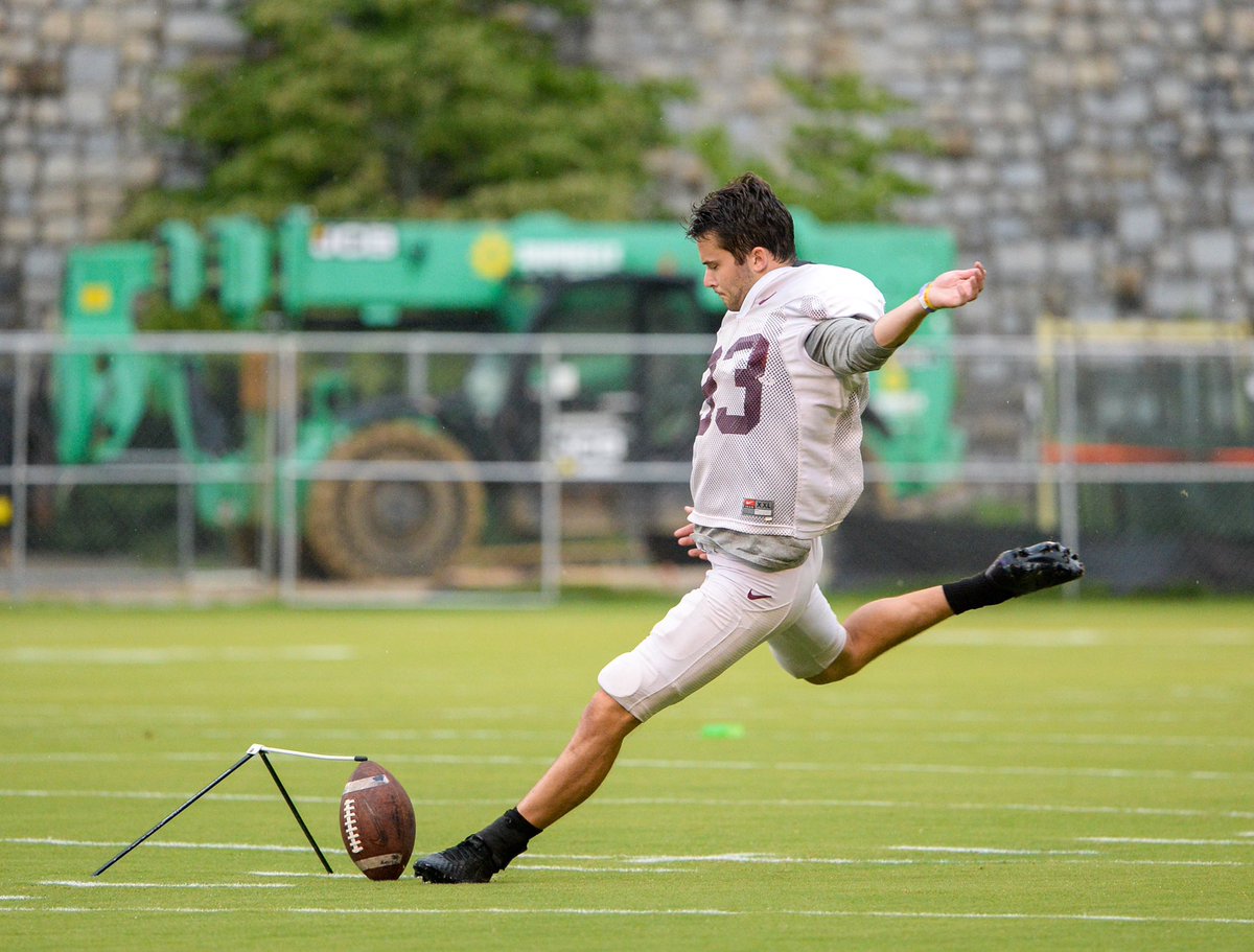 HokiesFB's tweet photo. Our Specialists Are Special 🦾

One of the best tandems in 🇺🇸 

#HardHatMentality 👷🏽‍♂️ https://t.co/r6Ncs8lMqF