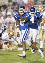 I'll be honest with you, I couldn't pick on  @UBFootball. The horn helmet is very 2000s, but unique. The UB is timeless. The full bull head on the blue is gorgeous.