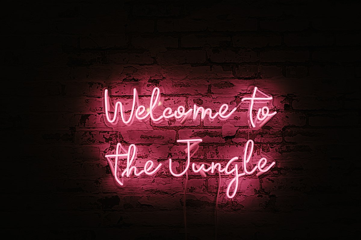 FATproperties's tweet image. Why are neon signs great for #studentaccommodation?

🙌They use colour and light to create excitement.
🙌They&apos;re a conversation starter, encouraging socialisation. 
🙌They&apos;re not boring - they look cool. 

#letsgetvisual