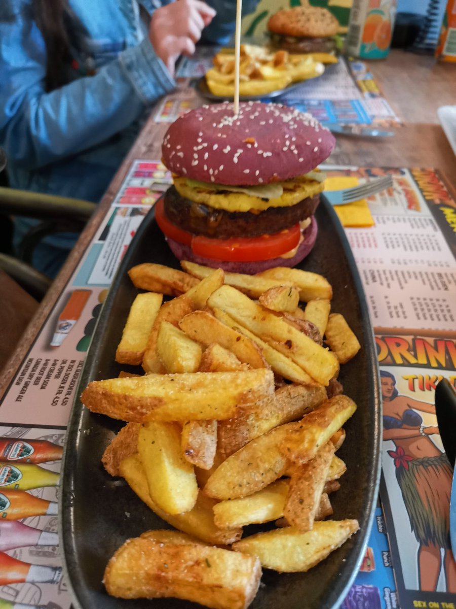 patbraendli's tweet photo. Andys Place Erlinsbach, good food, cool location and very cool staff.
Coming back. https://t.co/7ZhPEI4wrt