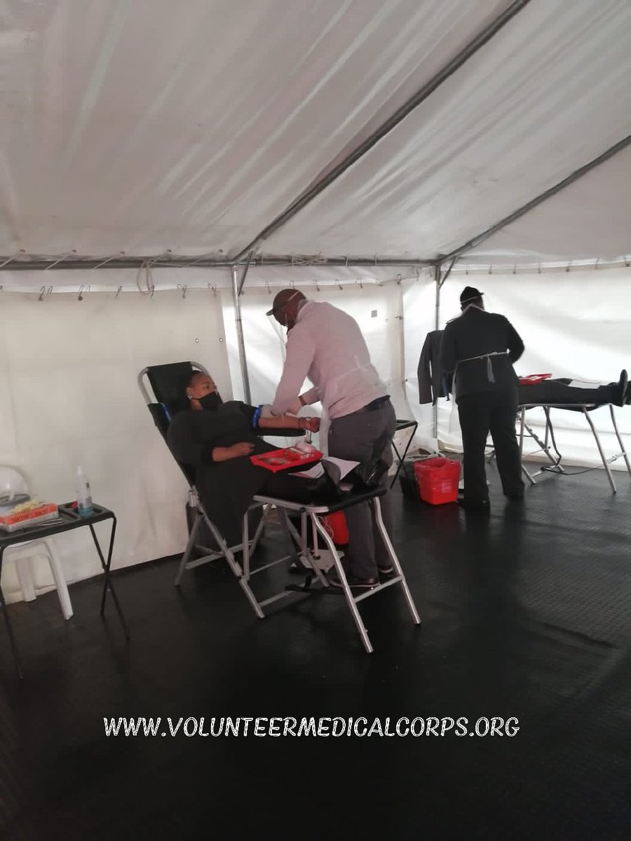 vmedcorps's tweet photo. 1pint (approx 470mls) of #donor #blood can be fractionated and used for 3 people.
Special thanks to our #vmcorps #volunteers in #pretoria #southafrica for joining @TraumaCareIntl to impact lives by donating blood
#vmcgooddeeds
https://t.co/Hm7wrAUXP9 https://t.co/WtdKTX2Iph
