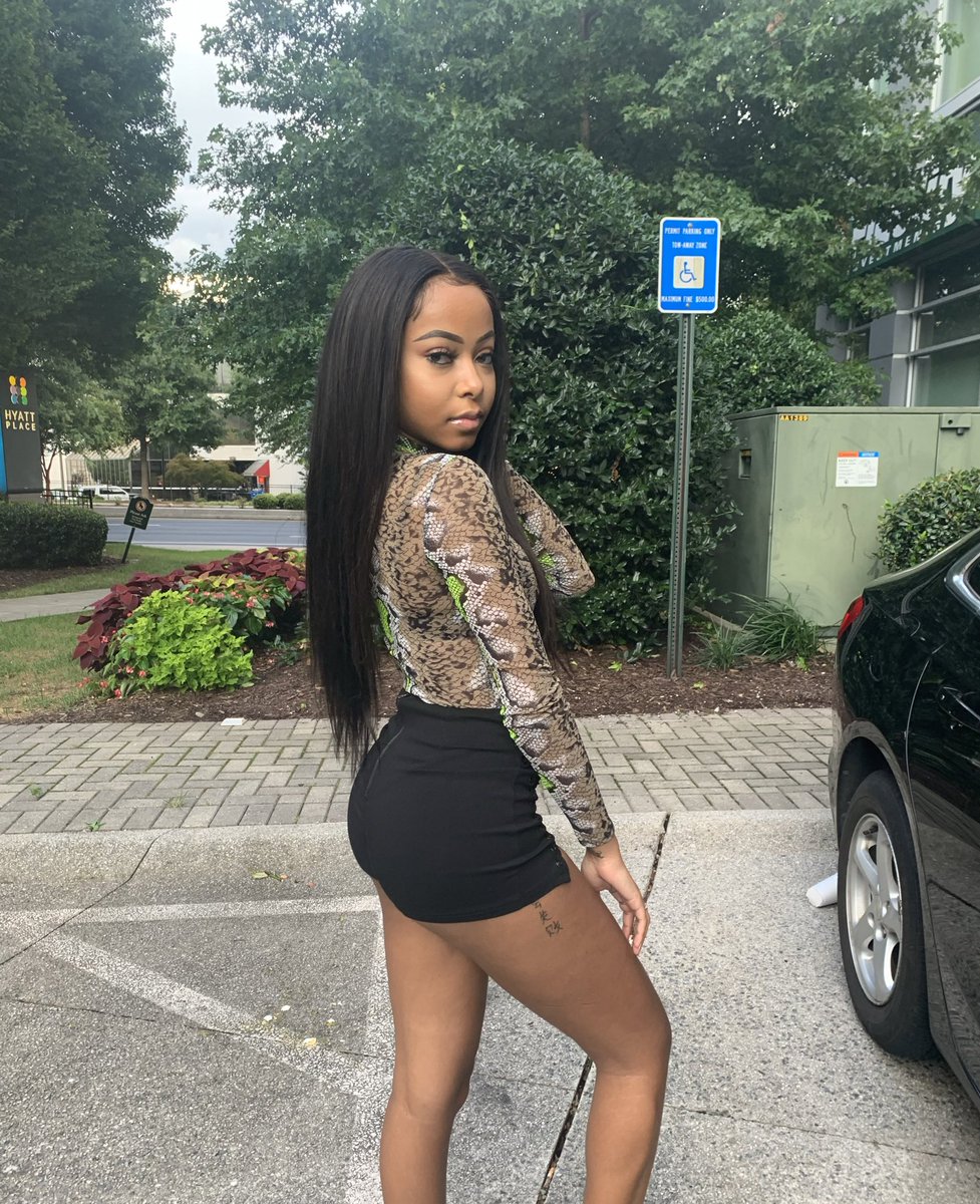 _lilniania's tweet photo. he said i’m straight pressure🤩 https://t.co/SzYw3jJgg6