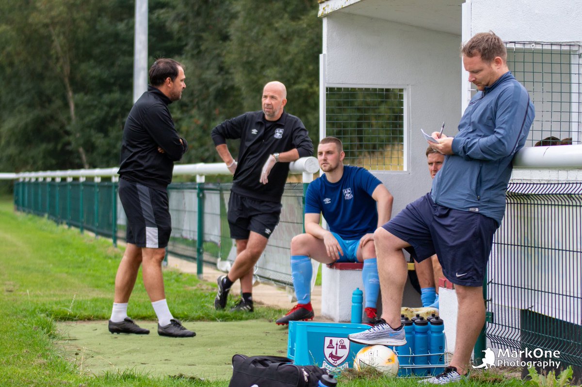 MarkOnePhoto1's tweet photo. Hanging around the dugouts. @shelleycfc &amp; @emley_afc during their pre season friendly yesterday. #football #soccer #nonleague #nwcfl #ncel #shelley #shelleyfc #shelleycfc #emley #emleyafc #huddersfield #letthemin https://t.co/Ccz7MlDsyp