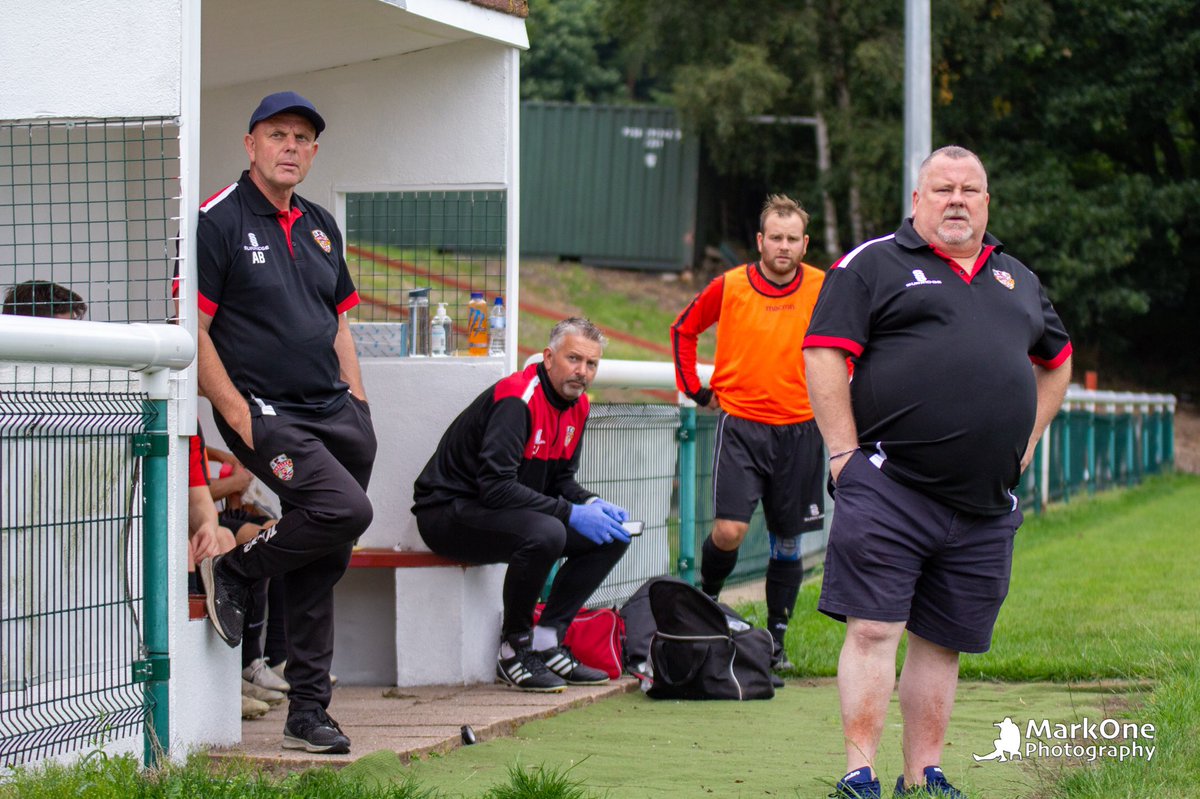 MarkOnePhoto1's tweet photo. Hanging around the dugouts. @shelleycfc &amp; @emley_afc during their pre season friendly yesterday. #football #soccer #nonleague #nwcfl #ncel #shelley #shelleyfc #shelleycfc #emley #emleyafc #huddersfield #letthemin https://t.co/Ccz7MlDsyp