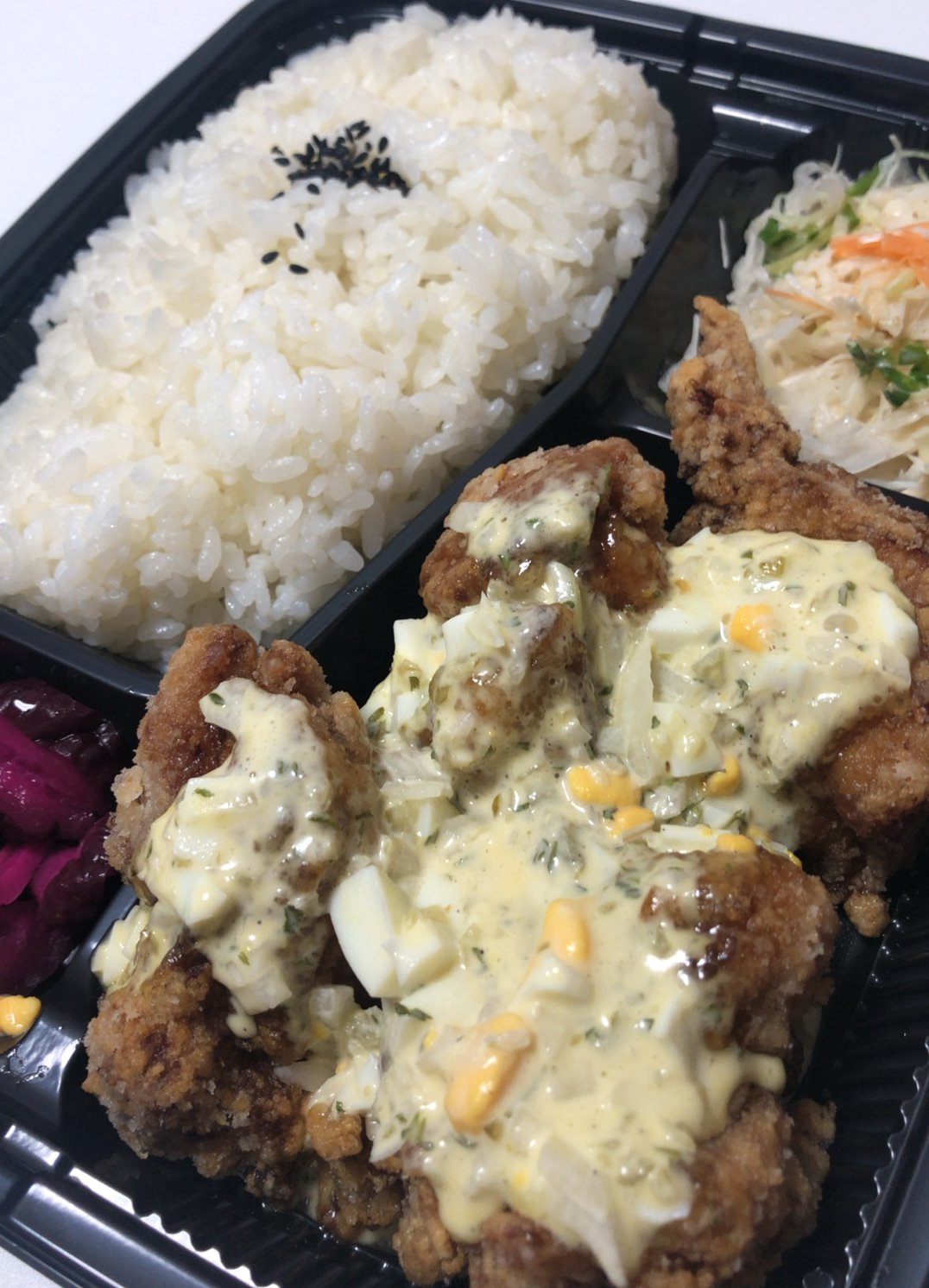 香里園スタイル 今月にfc店 あじむどり から個人店 ひしおどり に変わられた香里新町の唐揚げ屋さんで チキン南蛮弁当 以前と同じく甘酢ダレ少なめでタルタルメインの南蛮 でも唐揚げがそのままで普通に美味しいのでタルタルがかかってますます美味し 香里園スタイル 今月にfc店 あじむどり から個人店 ひしおどり に変わられた香里新町の唐揚げ屋さんで チキン南蛮弁当 以前と同じく甘酢ダレ少なめでタルタルメインの南蛮 でも唐揚げがそのままで普通に美味しいのでタルタルがかかってますます美味し