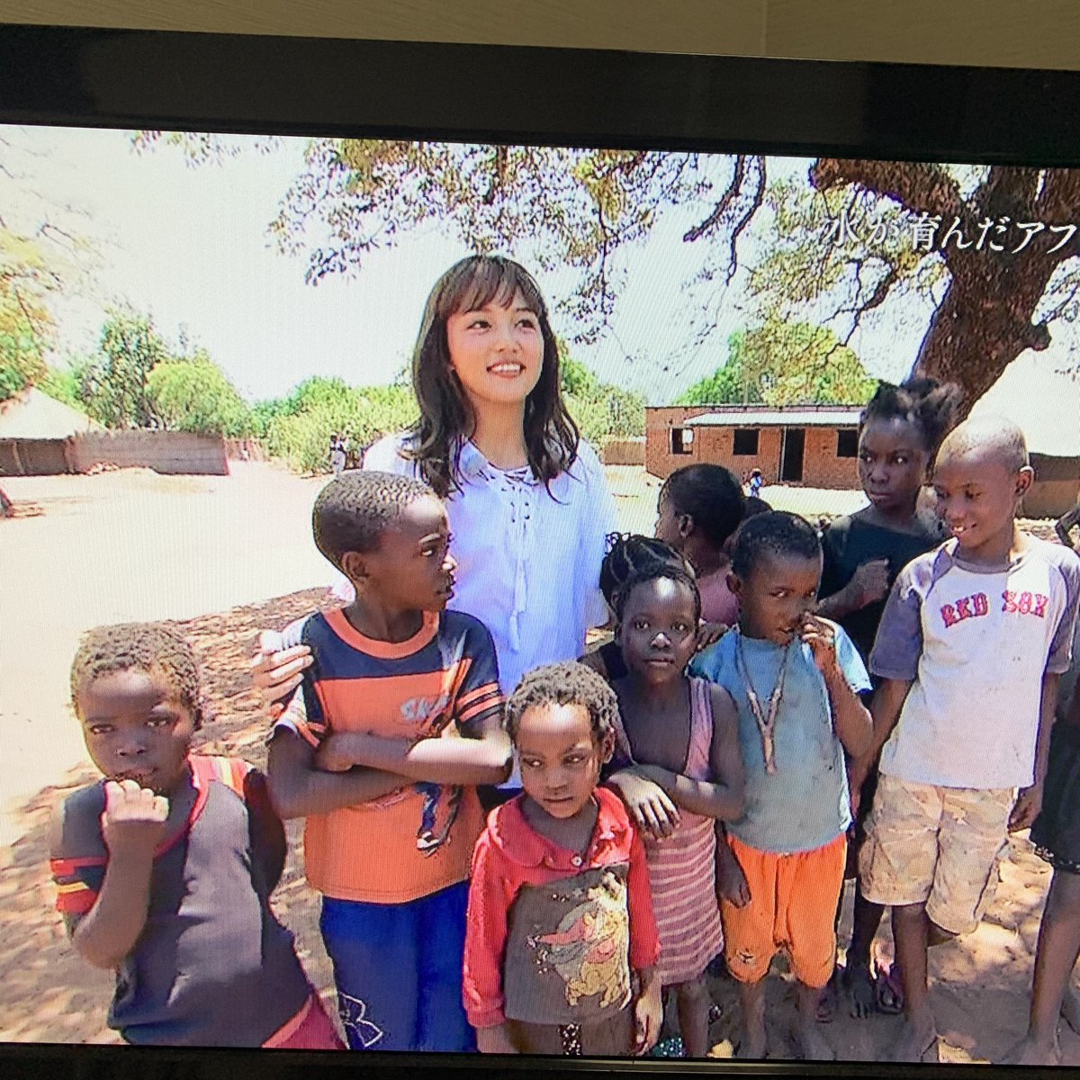 RS on X: TVしかできない。チーターと触れ合うなんて、凄すぎる。裏番組なのに目が離せない。この方ほぼ初めてですが、大ファンになりました # 川口春奈 #スペインGP t.comTRco447PM  X