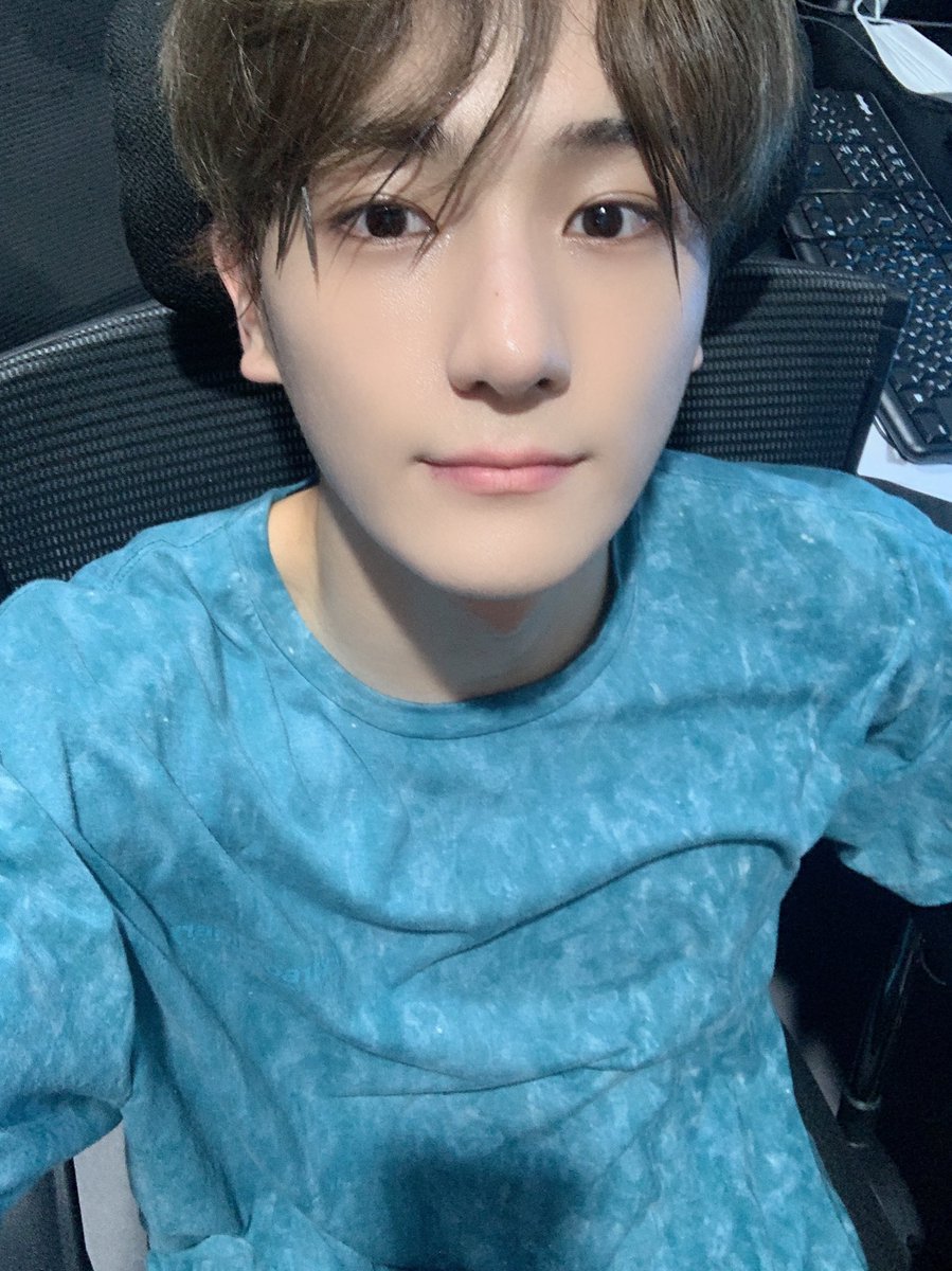 WE_THE_BOYZ's tweet photo. [현재] 더워요 더비😅 https://t.co/qnpL09ti6n