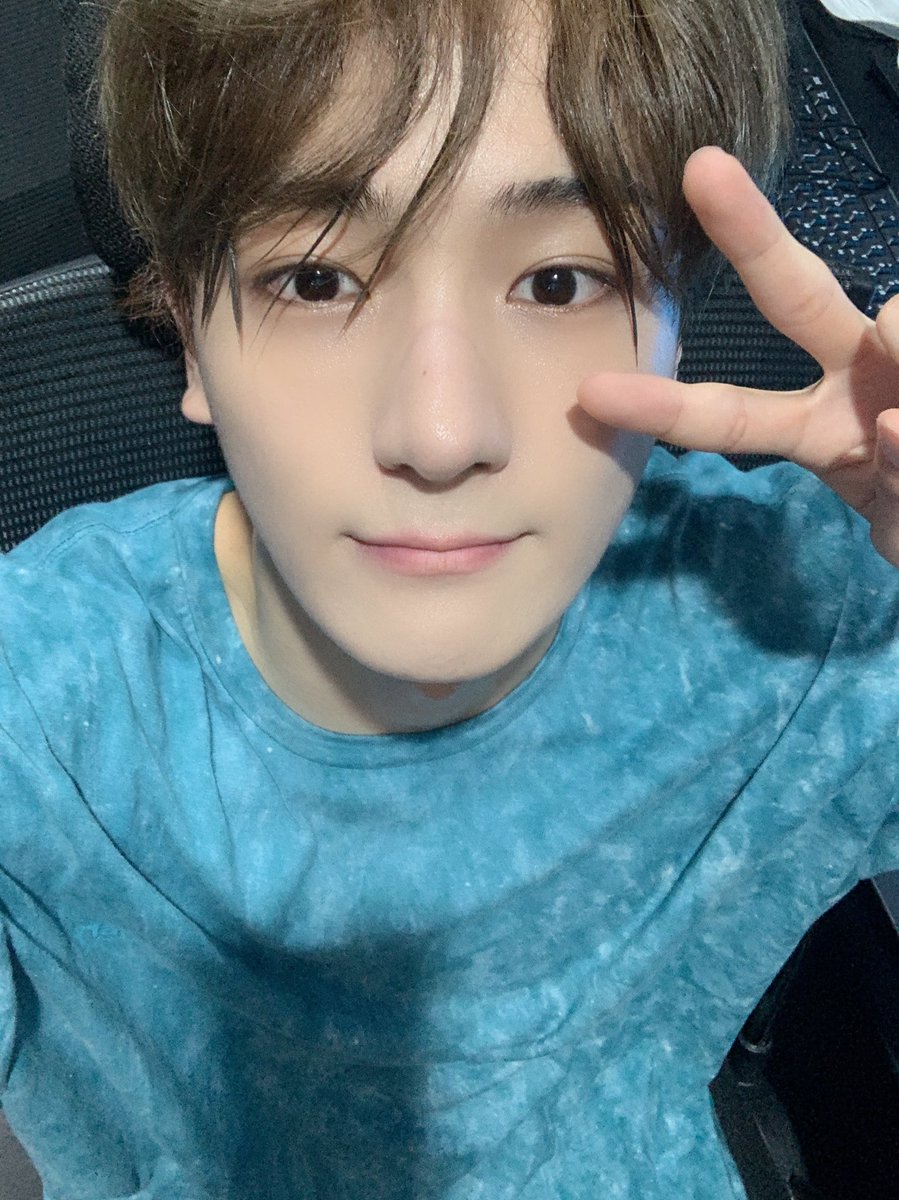 WE_THE_BOYZ's tweet photo. [현재] 더워요 더비😅 https://t.co/qnpL09ti6n