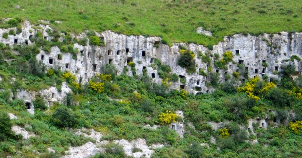 Le grotte della necropoli di Pantalica

#blogsicilia #sitoarcheologico #siracusa

blogsicilia.it