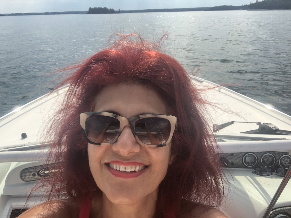 FloriaTrans4rms's tweet photo. Day 334 #100DaysofAppreciation Love the generosity of friends inviting me to enjoy relaxing boat ride on a gorgeous afternoon in the beautiful Mahone Bay area. Thank You ๐โค๏ธ๐
#FlourishwithFloria #PositivityReporter https://t.co/EAdYewAi2c