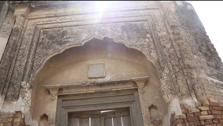 Mankera FortMostly in ruins, the original fort consisted of a wall surrounding the small town of Mankera along with residencies for nobles at the center.