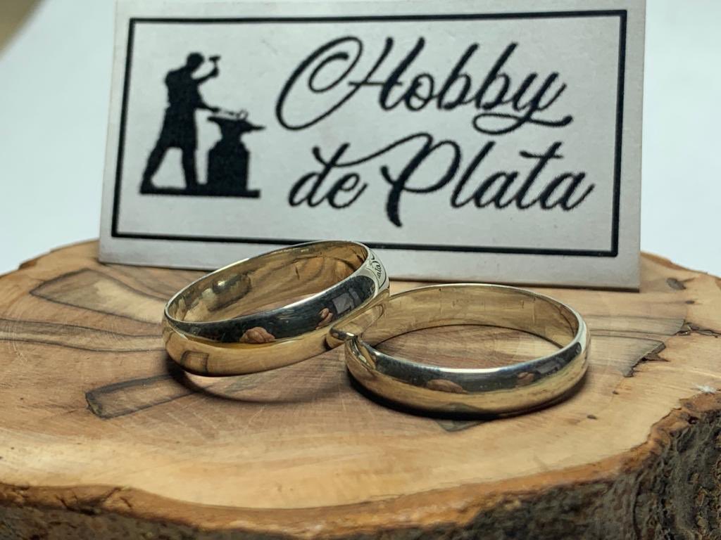 hobbydeplata's tweet photo. Anillo Media Caña en 5 y 4 mm de espesor a un valor de 12.000 y 10.000 respectivamente cada uno.
Anillo con Calados a un valor de 13.000.
Como siempre todo a pedido, hecho a mano y en plata 950.

#joyasdeplata #arosdeplata #anillosdeplata #pulserasdeplata #losangeles https://t.co/hgVhnioLdU