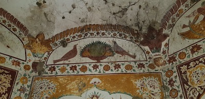 Qila Mian SinghLocated in Gujranwala district it was a stronghold of Mahin Singh. Only gardens and a baradari survives now.