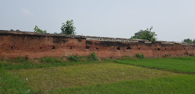 Qila Mian SinghLocated in Gujranwala district it was a stronghold of Mahin Singh. Only gardens and a baradari survives now.
