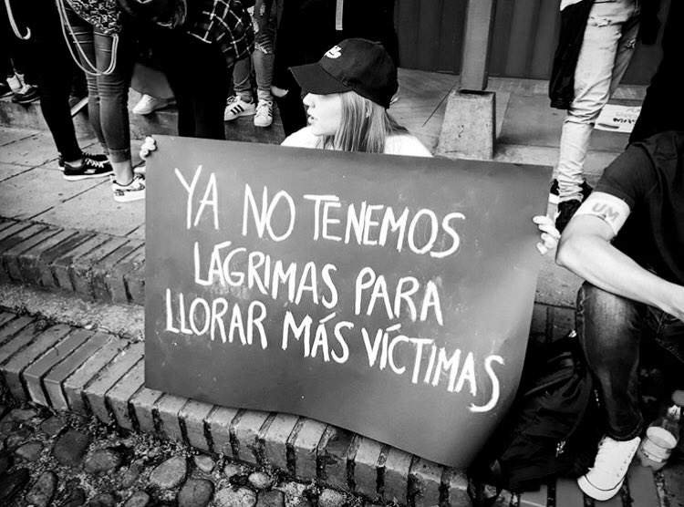 SandraComunes's tweet photo. #NosEstanMasacrando el futuro. No tengo palabras para tanto dolor. https://t.co/IhsaP5LNAH