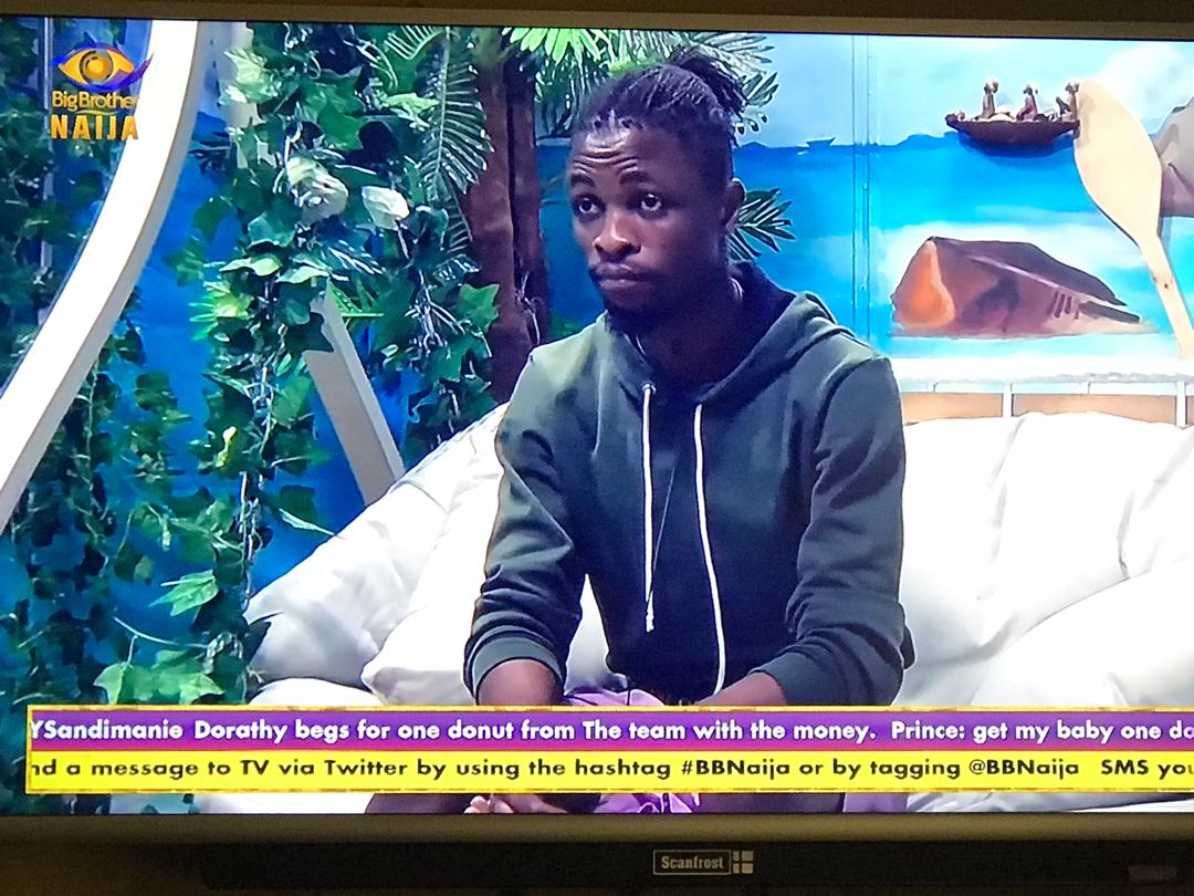 fasuyiewaoluwa's tweet image. How can I stop loving this Guy! Never ever! We die here! He doesn't know the kind of Love waiting for Him outside the house!!!! Better join the winning team!!! Don't play yourself💡💡💡💡💡
Laycon - GMYM m.youtube.com/watch?v=UjoKHQ… #StreamLaycon #BBNaija
#StreamLaycon
