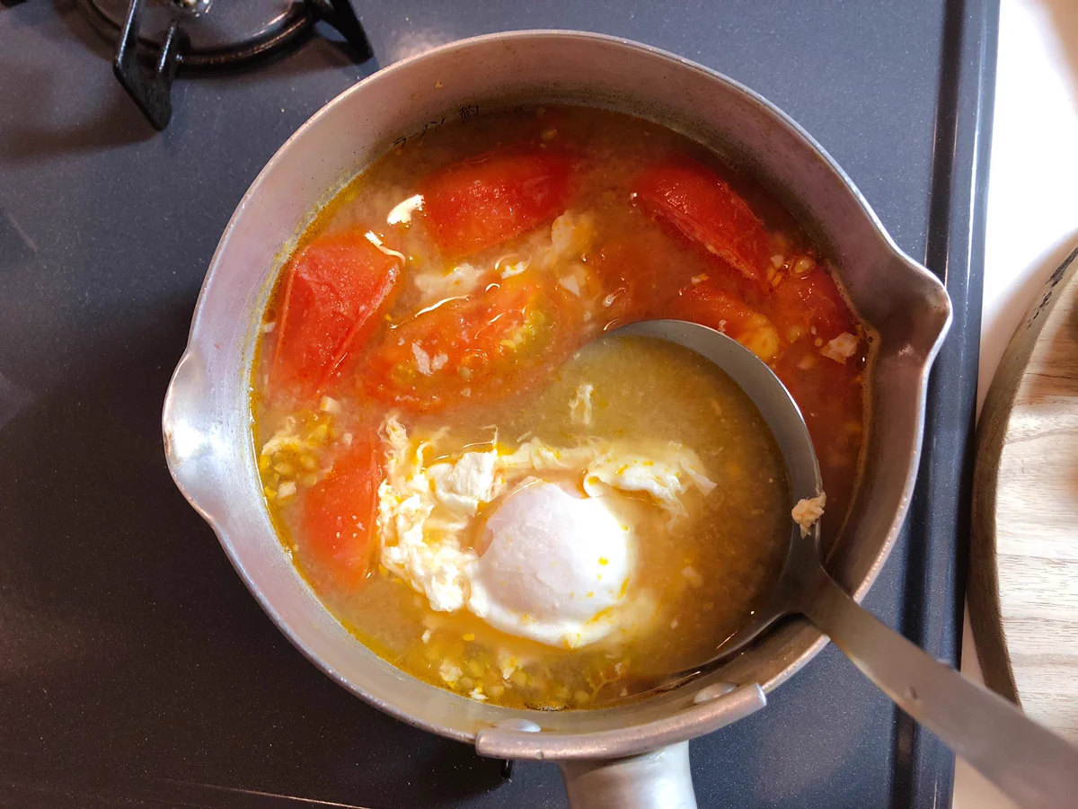 トマトのお味噌汁にニンニクを入れると美味しい！作り方も簡単でめっちゃ気に入った！