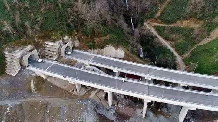 Başk RT ERDOĞANI Neden Devirmek
Istiyorlar Sebebi Yapılan eserlerdir
Sen yapma sana Biz satalım