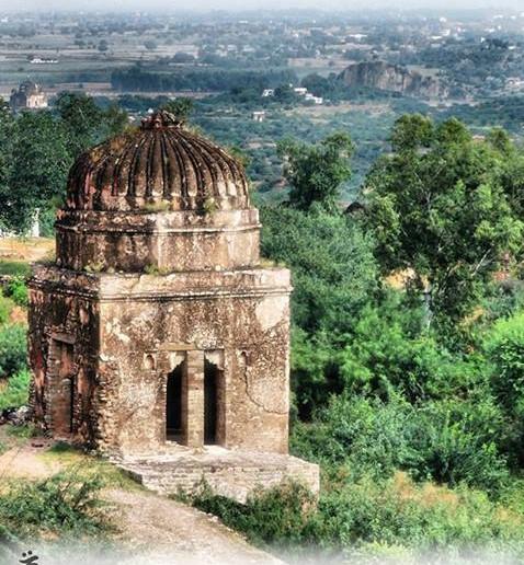 Qila Soba SinghSoba Singh was brother to Mian Singh and this was his stronghold.Located in Narowal.