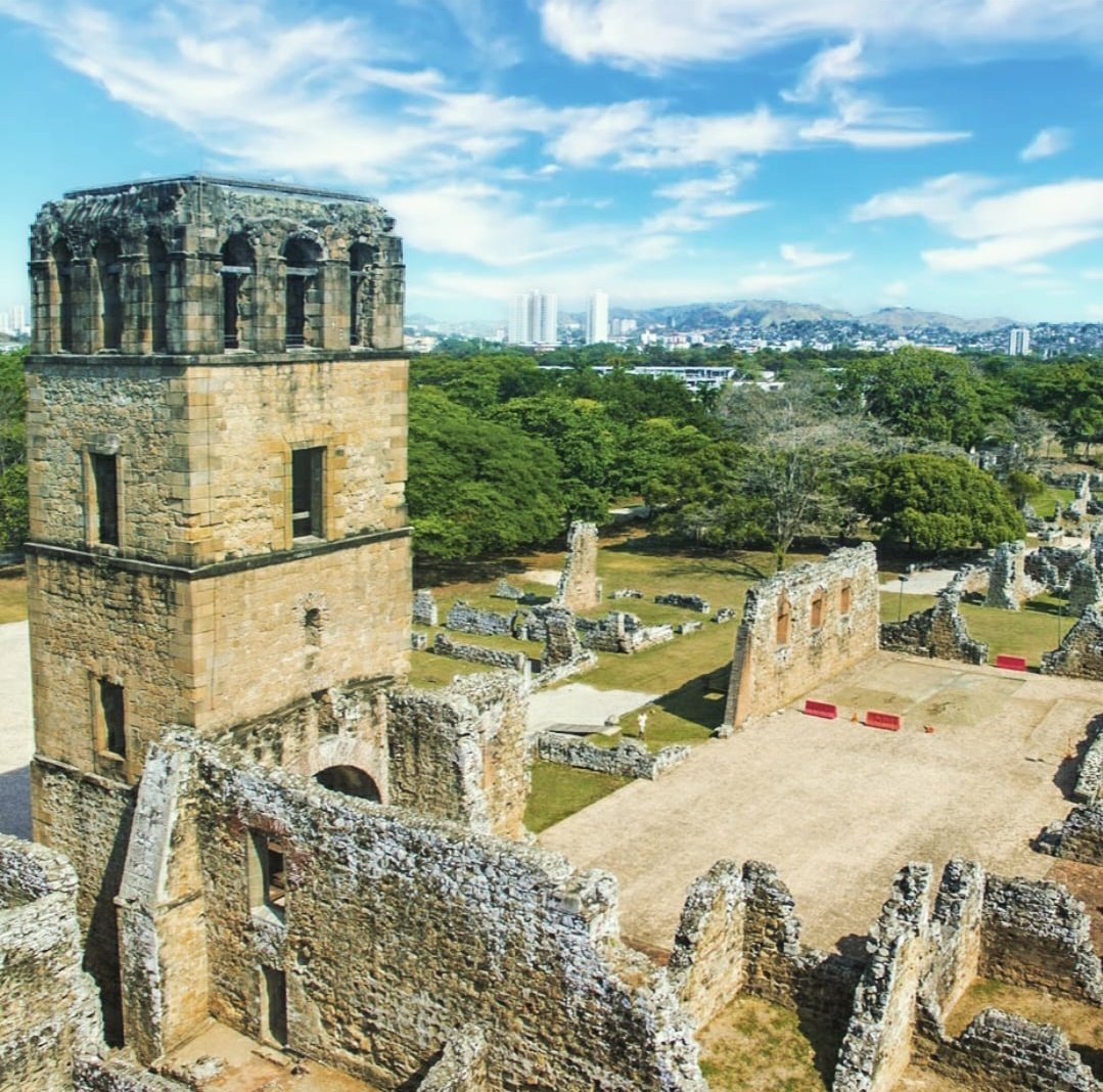 Primer asentamiento español en el litoral Pacífico del continente americano que recibio el título de Ciudad en 1521, proclamado por el monarca Carlos I de España.
#501Años #Panamá🇵🇦
#DatosDeMiPanamá🇵🇦