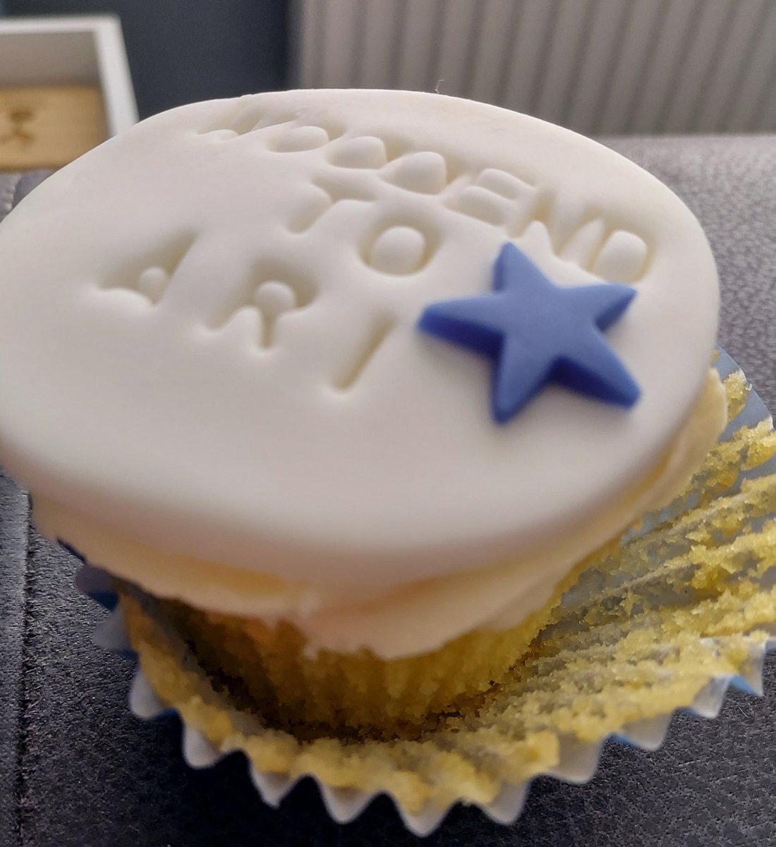 Last (and third 😏) cupcake of the weekend, nice sugar boost for all the prep work for start date tomorrow #WoodendToARI #OneSleepToGo